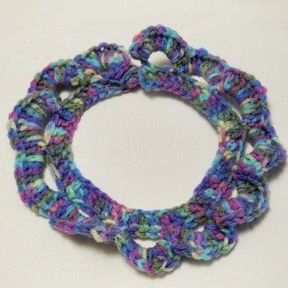 Handmade Crochet Peter Pan Collar Necklace Multicolor Pastel Statement Accessory - Picture 7 of 8